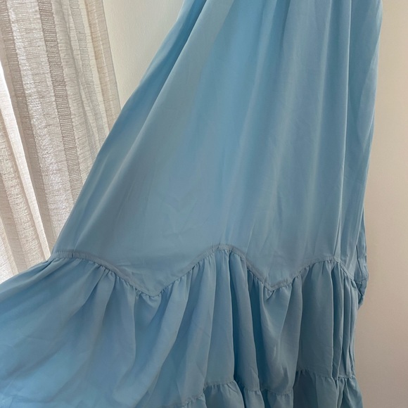 Light Blue Maxi Dress with V-Neck and Tiered Skirt - Picture 5 of 7